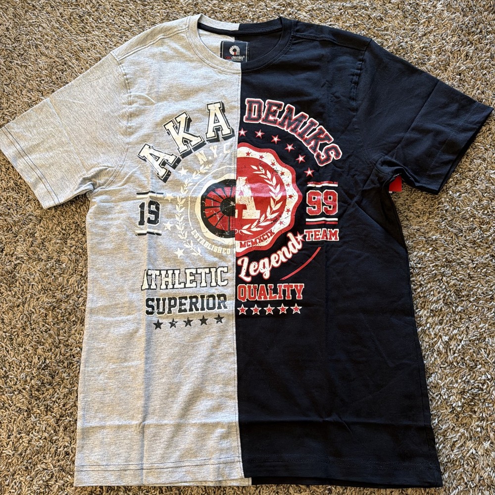 Akademiks Men  Patch Front Americana T-Shirt featuring a split-tone Size Large