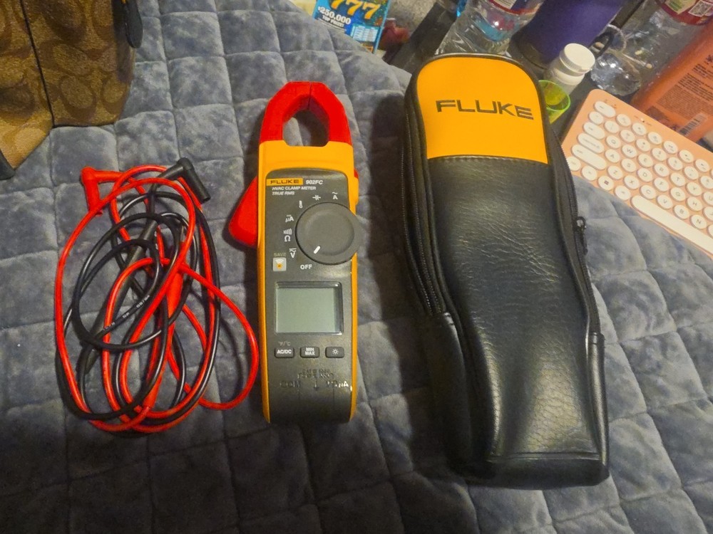 Fluke 902 FC True-RMS HVAC Clamp Meter.  New No Box