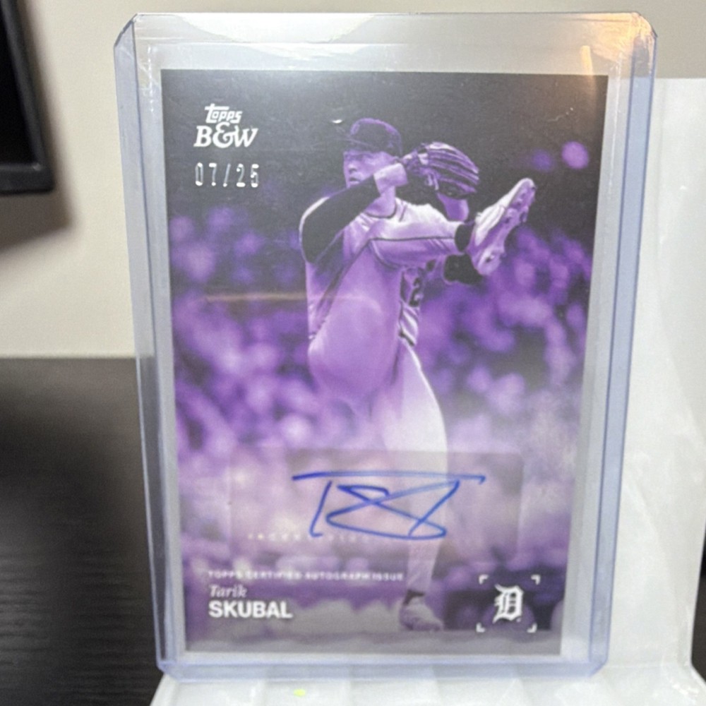 2025 Topps Black & White Tarik Skubal Purple Autographs #52-A /25 Tigers