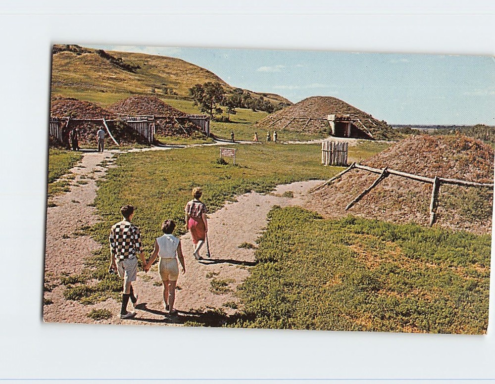 Postcard Mandan American Indian Village Mandan North Dakota USA
