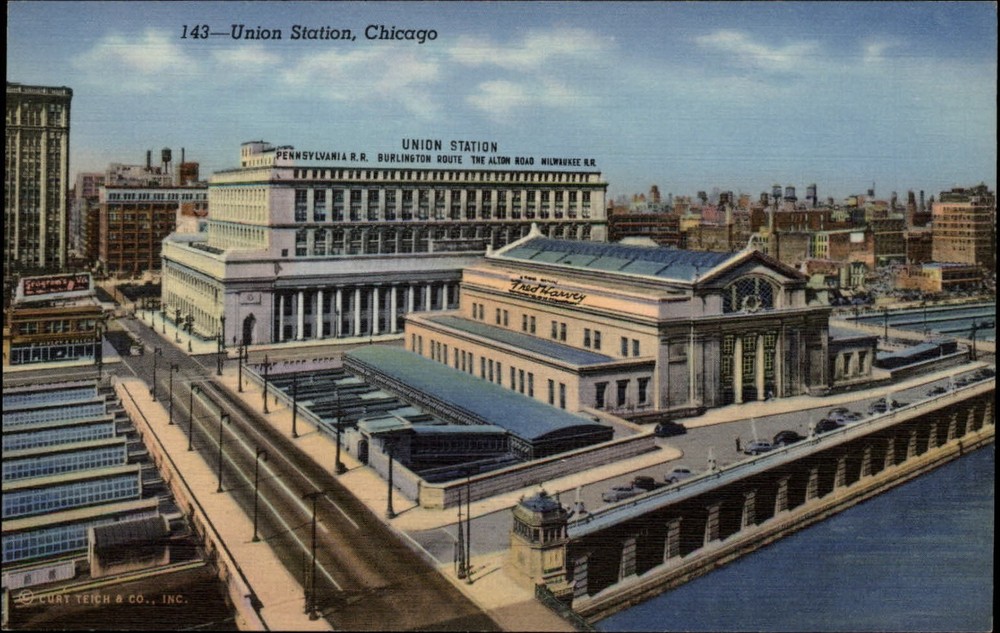 Chicago Illinois Union Station river aerial view ~ linen unused postcard sku343