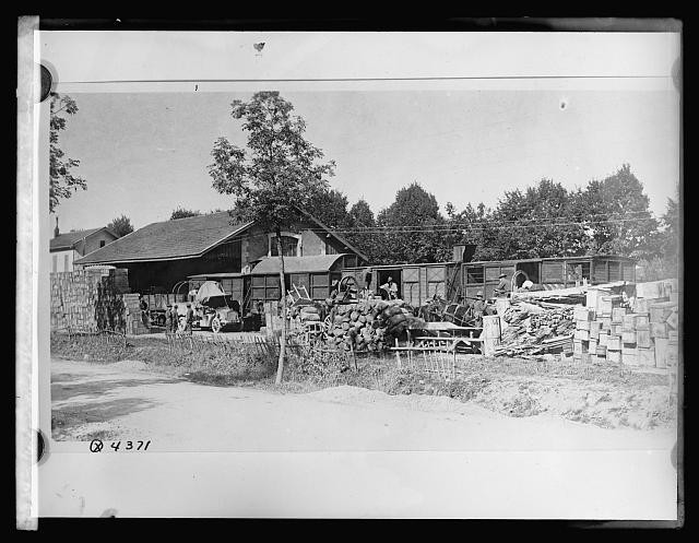 Photo:Unloading Quartermaster supplies in France