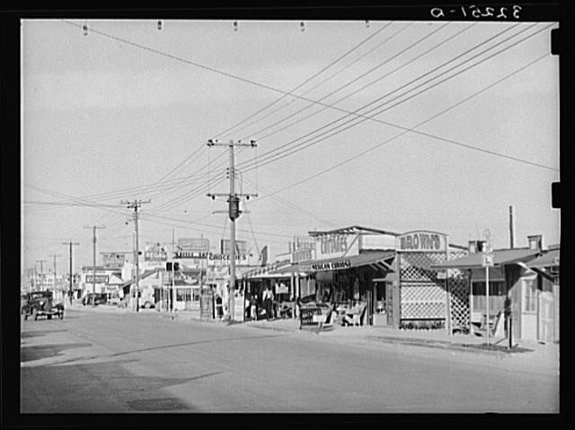 Photo:Main street of North Beach tourist district, Corpus Christi, Texas
