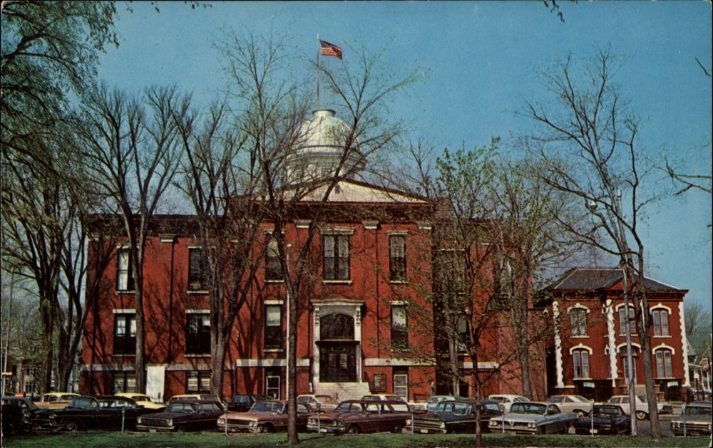 Illinois Woodstock McHenry County Court House ~ 1950s-60s postcard sku795