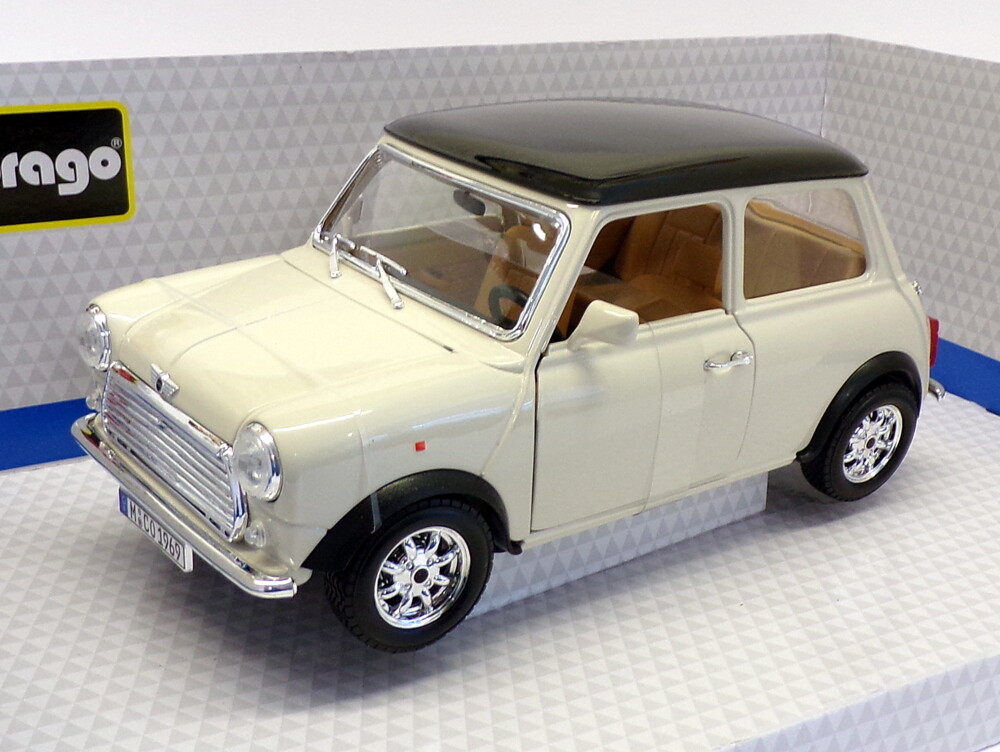 Burago 1/18 Scale 18-12036 - 1969 Mini Cooper - White/Black