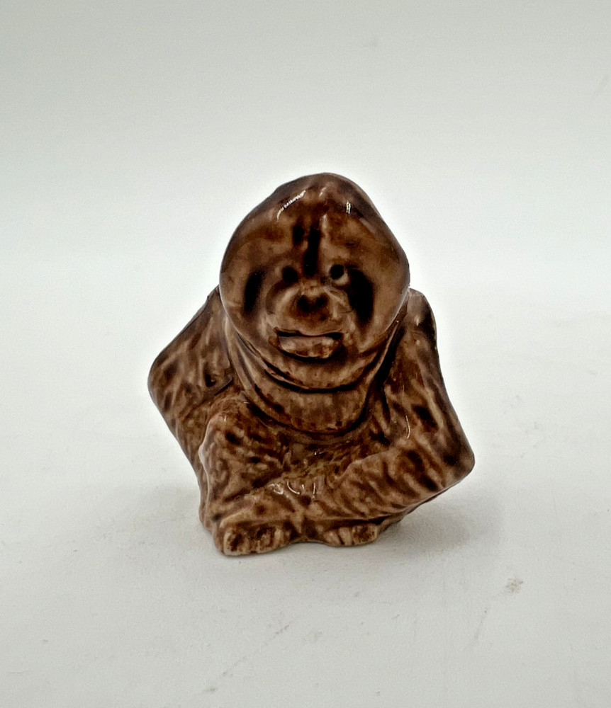 Vintage Wade England Orangutan Moneky Figurine Brown Glossy Miniature Ceramic