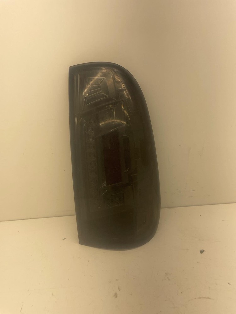 Tail Light Assembly FORD PICKUP F150 Right 97 98 99 00 01 02 03 04