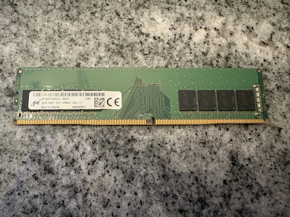 Micron 16GB (1 Stick) PC4-25600 DDR4 3200 Desktop PC Memory MTA8ATF2G64AZ-3G2E1