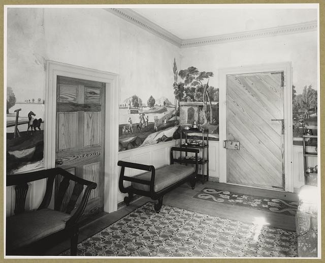 Photo:Elkington Eastville Virginia 1934 mural painted interior room