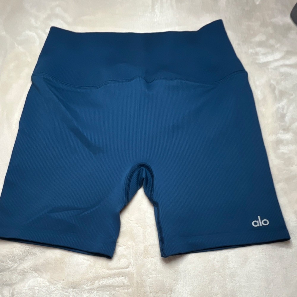 alo Women's Blue Biker Activewear Knit Shorts Nylon Spandex Elastic Waist
