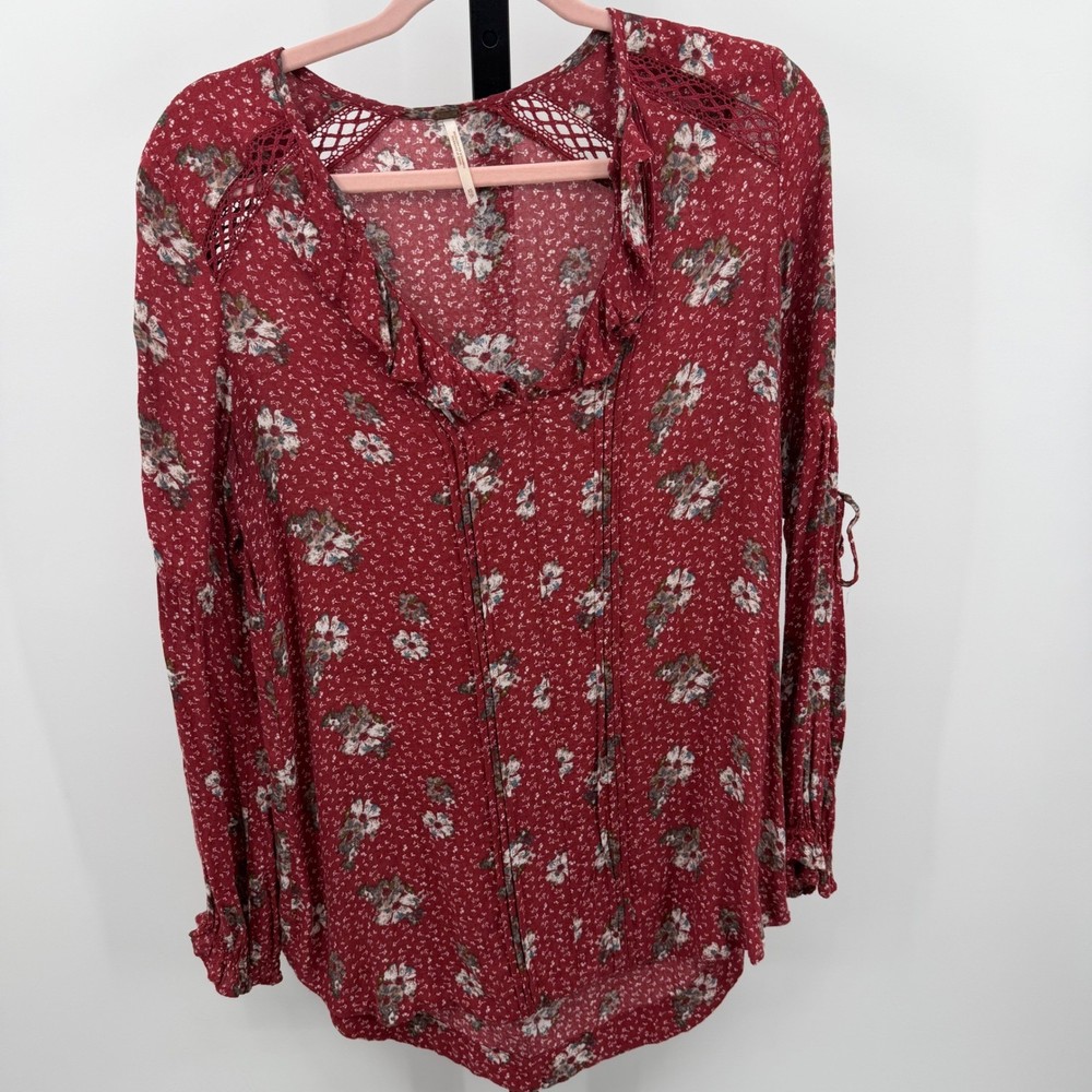 Free People Size XS Red Floral Print Crochet Lace V Neck Long Sleeve Tunic Top