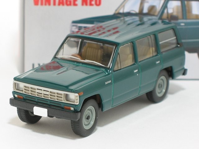 Tomytec Tomica Limited Vintage NEO LV-N109c Nissan Safari Extra Van DX 1/64