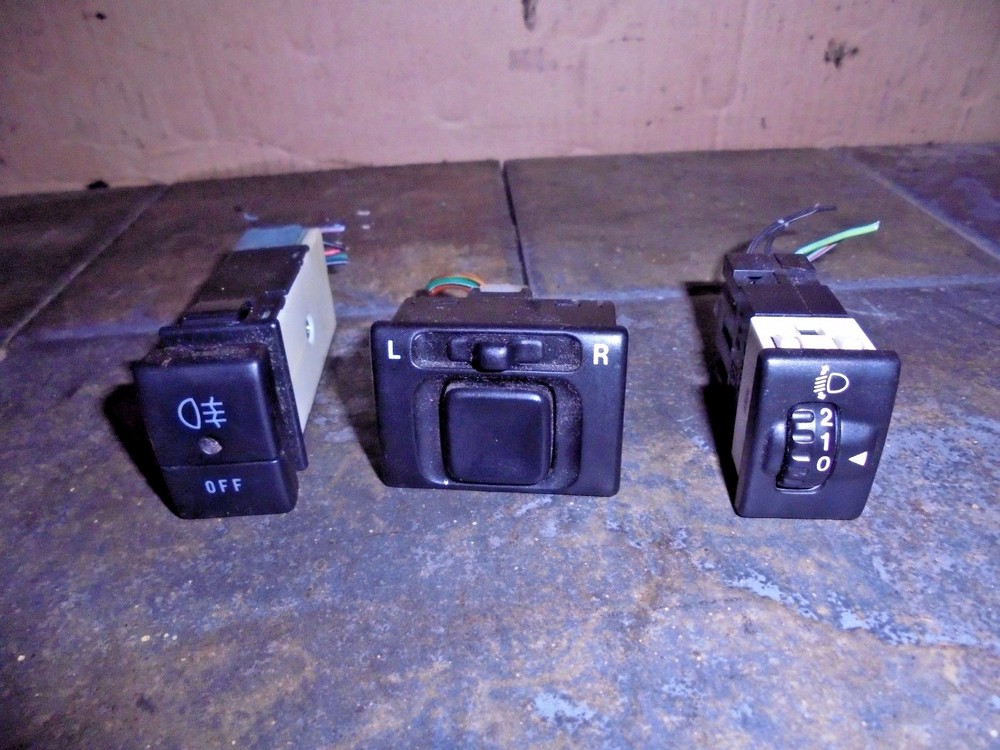 1999 Suzuki Grand Vitara Fog Light Mirror & Headlight Beam Switches