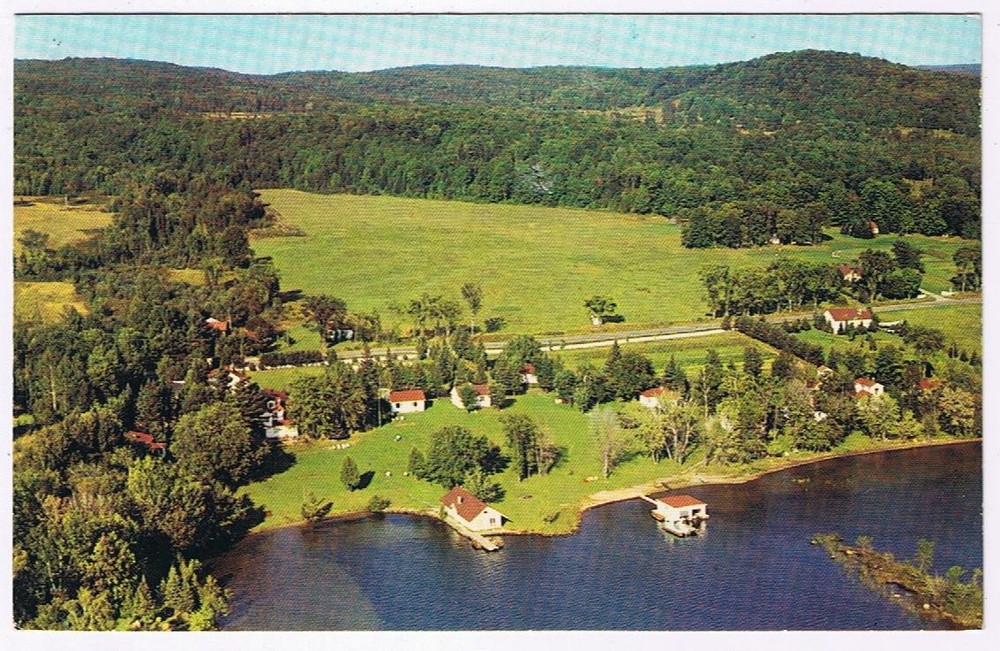 Postcard Huntsville Muskoka Ontario Tally Ho Inn Peninsula Lake