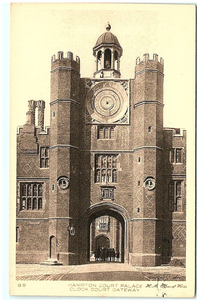 S02-7627, Hampton Court Palace, Clock Court Gateway, *100-Year-Old Postcard