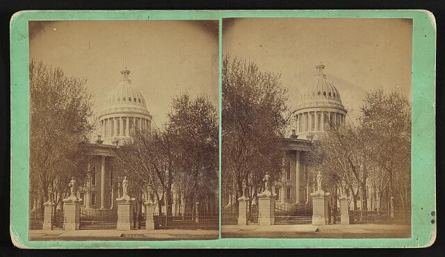 Photo:Madison Wisconsin Capitol Building Gates Washington Ave 1860s-1930s