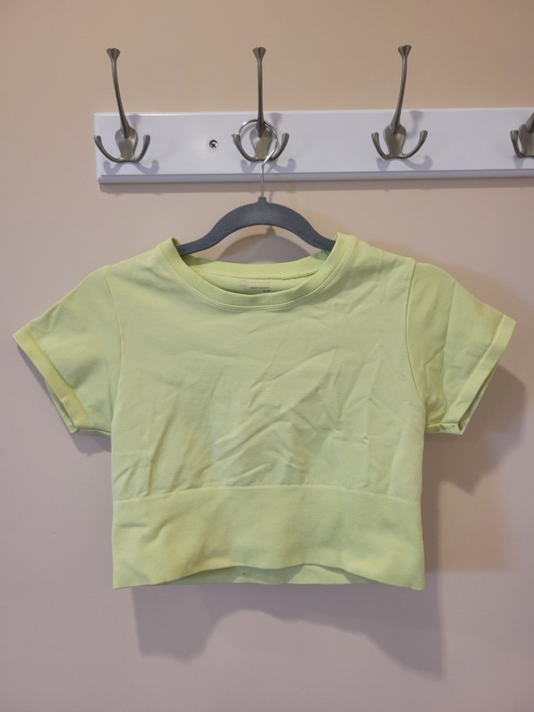 OFFLINE by Aerie Light Green Cropped Crew Neck T-Shirt Women's M