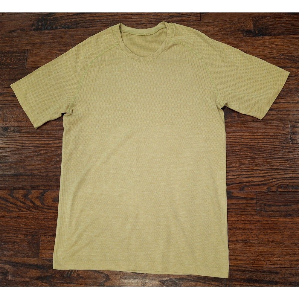 Lululemon Athletica Yellow Metal Vent Tech Short Sleeve Shirt Men's Size XS