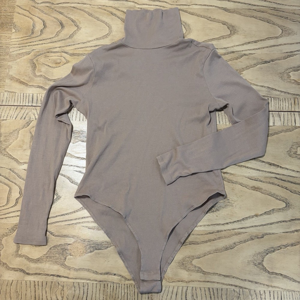NWOT! Tan Brown H&M Ribbed Long Sleeve Bodysuit Women's Medium
