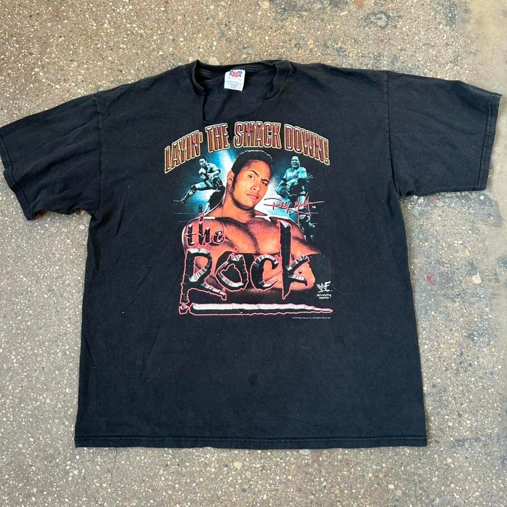 Vintage 1998 The Rock WWF Wrestling Graphic Tee “Layin the Smack Down” (RARE)
