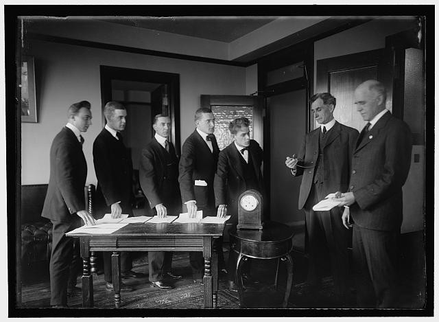 Photo:Press Correspondents,Government Release to Press,1915,Harris & Ewing
