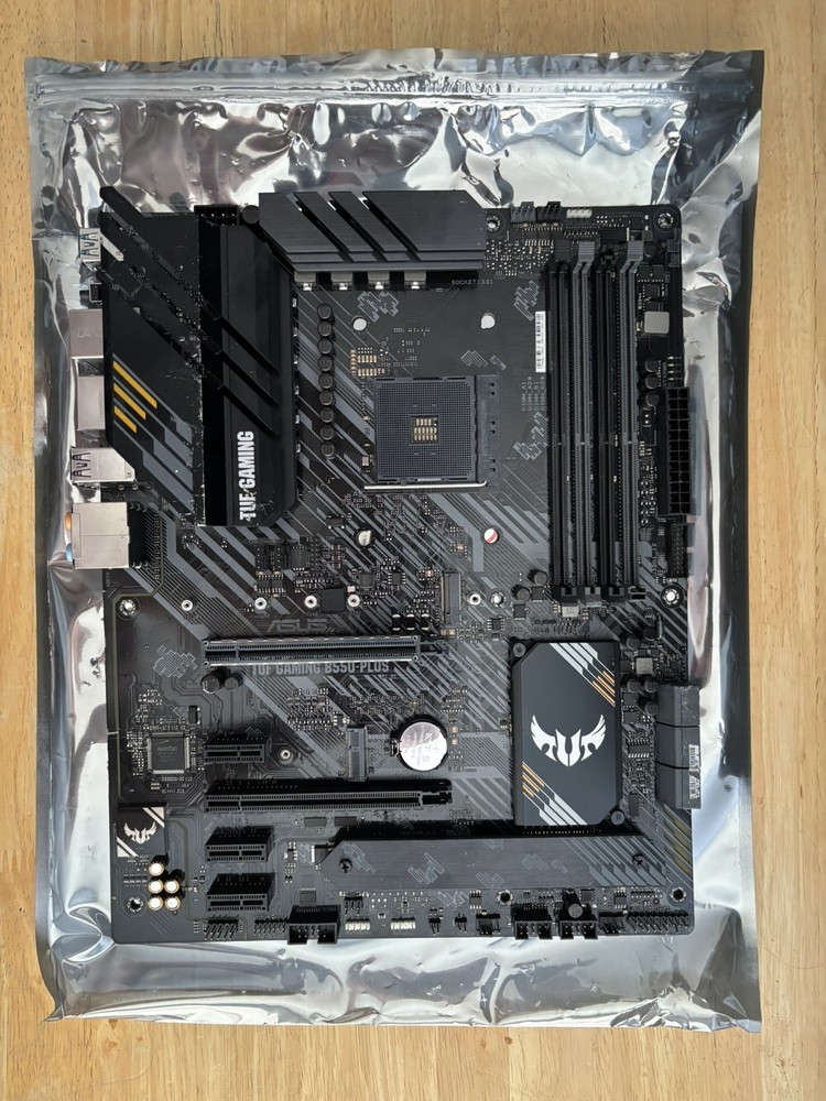 ASUS TUF Gaming B550-PLUS WiFi II AMD AM4 (Ryzen) ATX Motherboard READ SEE PHOTO