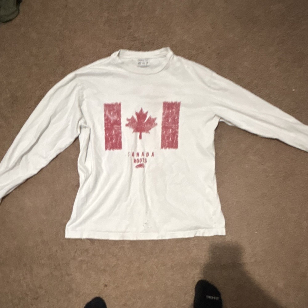 Roots Men's 73 Athletics White Red Graphic Long Sleeve Crew Neck Cotton T-Shirt