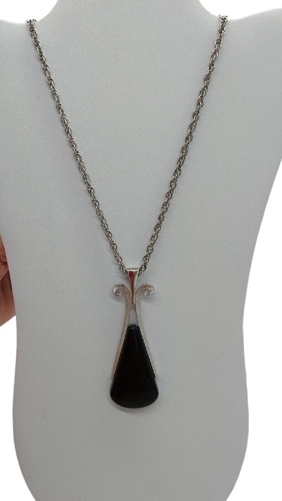 Avon Vintage Signed Silver Tone Black Tear Drop Pendant Necklace
