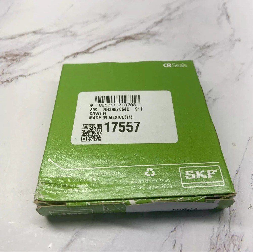 NEW  SKF 17557 rotary seal 1PCS #NN