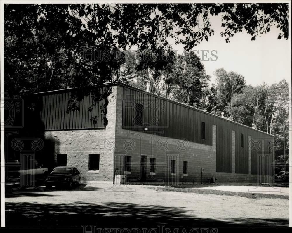 1989 Press Photo Exterior view of the new town garage for Lenox, Massachusetts.