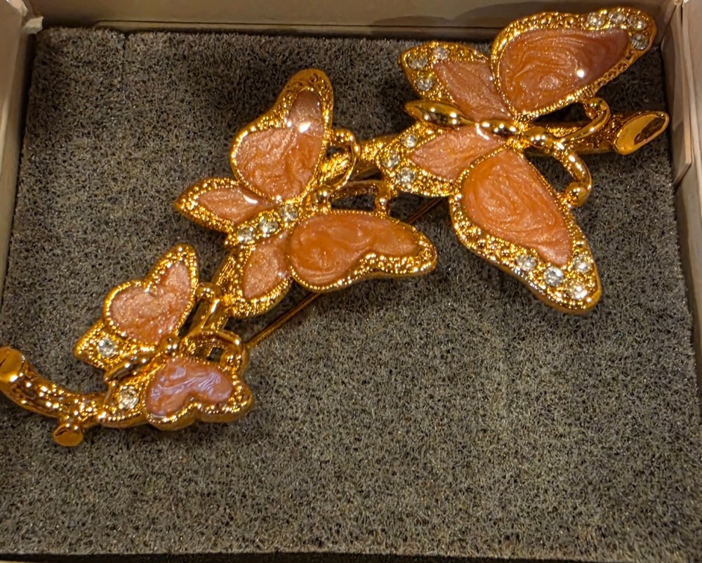 Vintage Avon Spring Butterfly  Brooch Pin Pendant 1997 New In Box