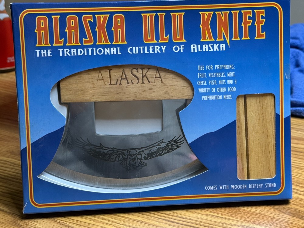 ALASKA ULU KNIFE With Wooden Stand