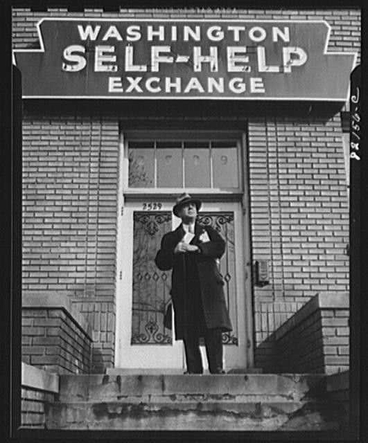 Photo:Washington DC 1942 Client at Self-Help Exchange Looking for Work FSA