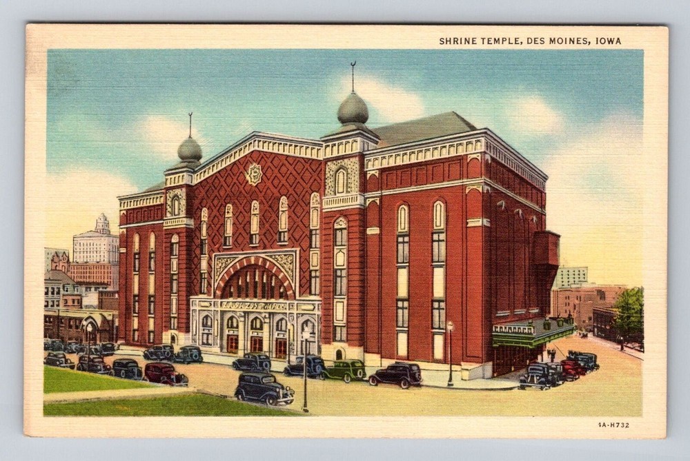 Des Moines IA-Iowa, Shrine Temple, Antique, Vintage Souvenir Postcard
