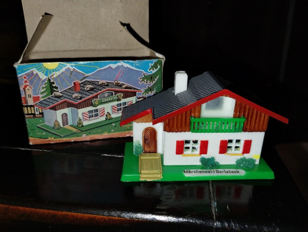 Vintage Toy Slide Austrian Chalet Viewer PLASTISKOP Germany In Box View Finder