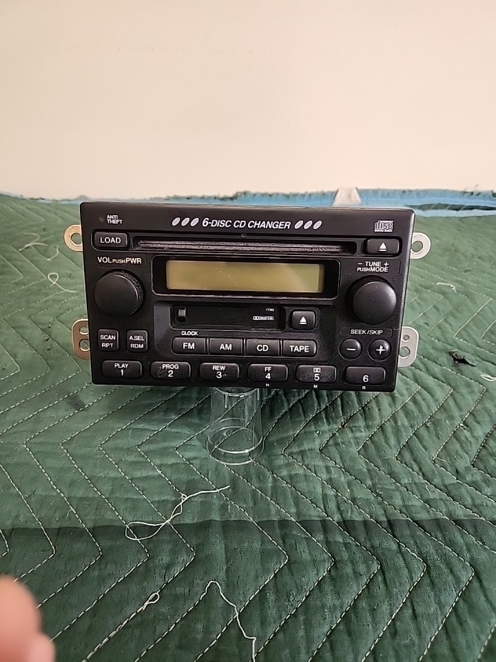 2001 Honda CRV AM FM 6 Disc CD Player Radio OEM (read description)