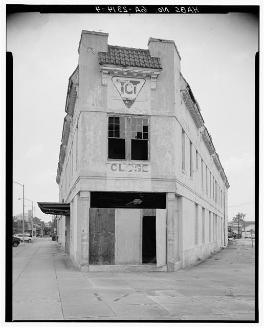 Photo:Columbus Georgia Triangle Building 1900s South Apex HABS Facade