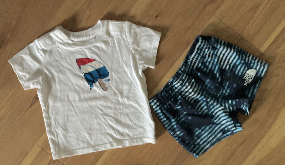 The North Face Baby Boy 2 Pc Short Set Size 6/12 Months
