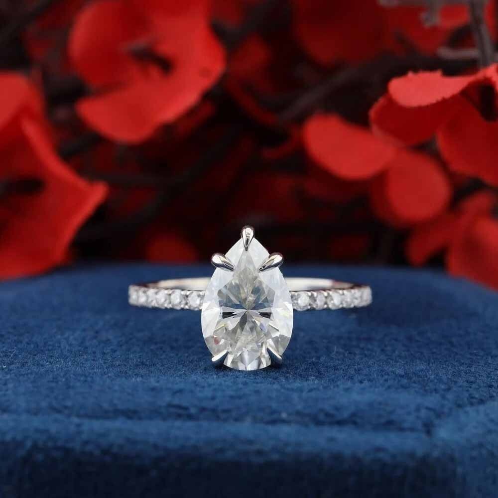 3Ct Pear Cut Simulated Diamond Women's Wedding Band Ring 14K White Gold Plated