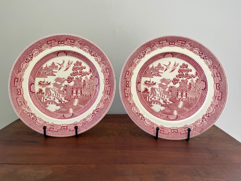 Set of 2 Vintage Johnson Brothers Red Willow Dinner Plates 10
