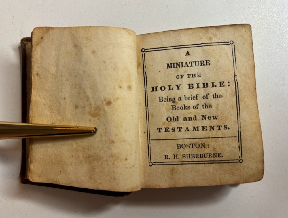 miniature Bible (Boston, before 1840) thumb Bible, woodcut illustrations