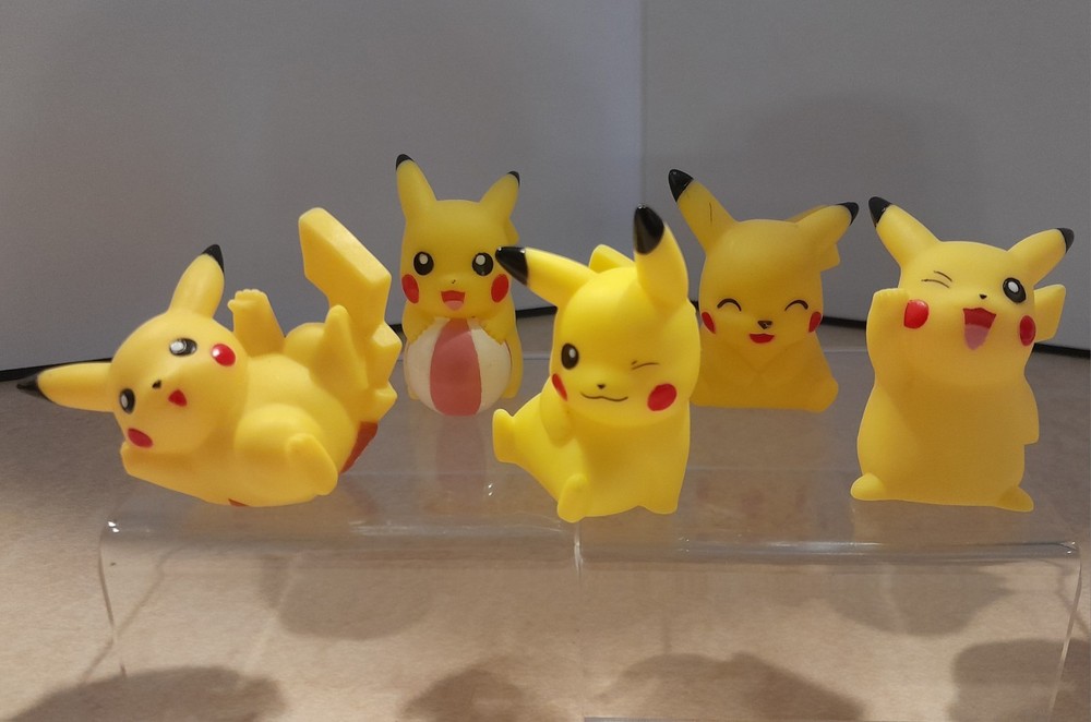 Pikachu Pokemon Kids Finger Puppet Figure Lot Nintendo Bandai