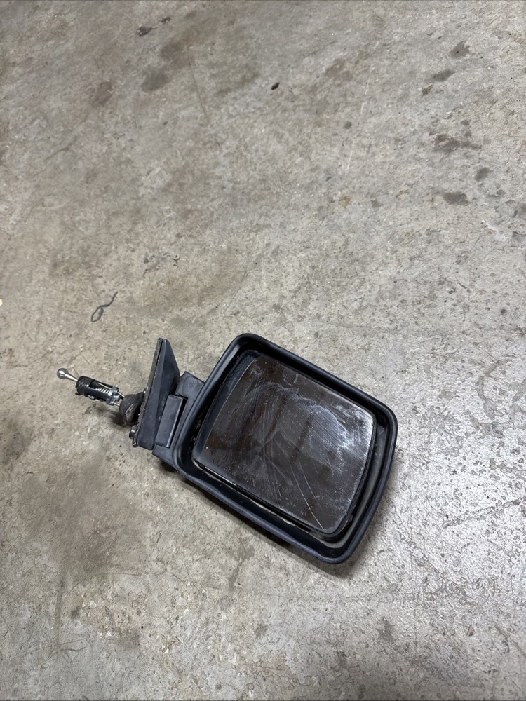 Jeep Cherokee XJ 84-96 Passenger Side View Mirror Damaged (B91)