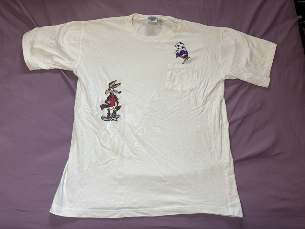 Vintage Acme Looney Tunes Shirt Mens XL Wiley Coyote Road Runner Soccer Pocket