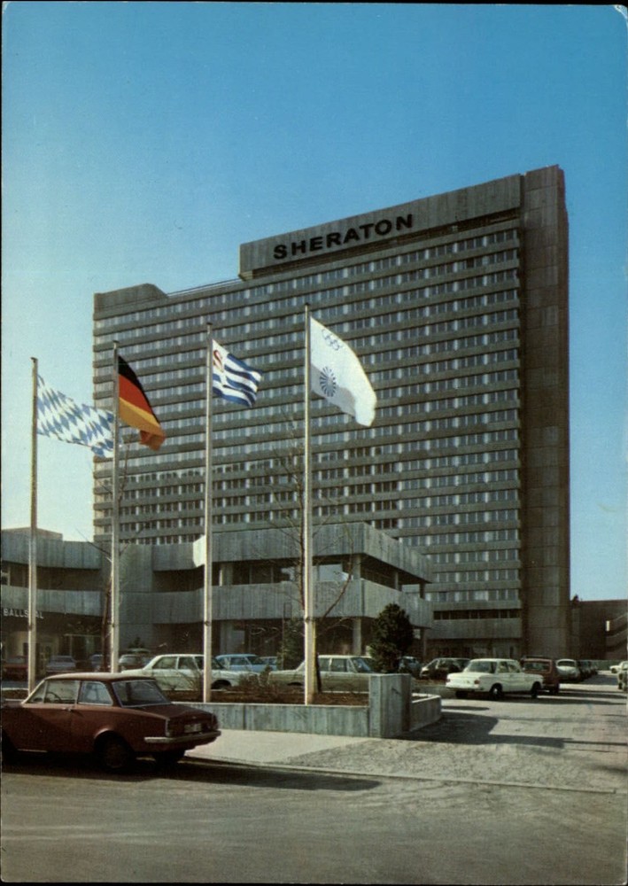 Sheraton Hotel building Munchen Germany Munich ~ postcard sku631