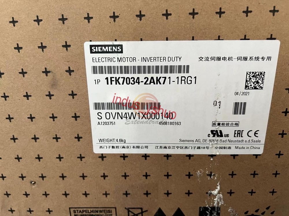 ONE SIEMENS Servo Motor 1FK7034-2AK71-1RG1 NEW