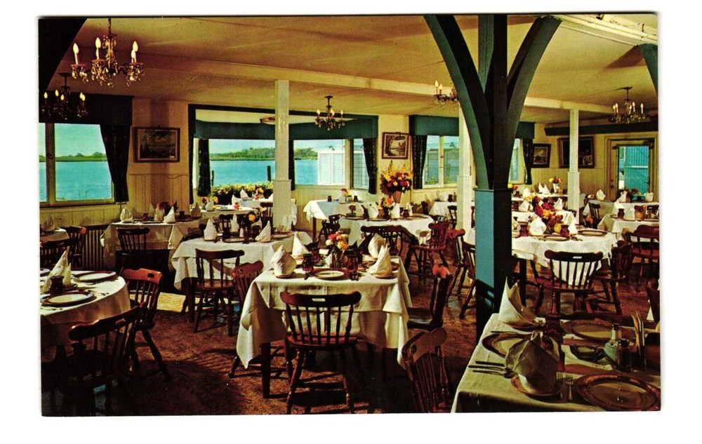 Jim FINEGAN's Saxon Arms restaurant Oakdale LI NY Vintage postcard unposted