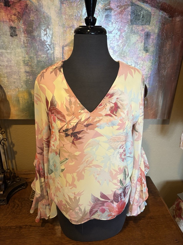 Vince Camuto Women's Ruffle Sleeve  V-Neck Blouse XS