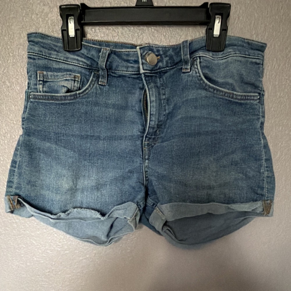 H&M Women's Blue Cut Off Denim Shorts Size 8 Cotton Blend Pockets