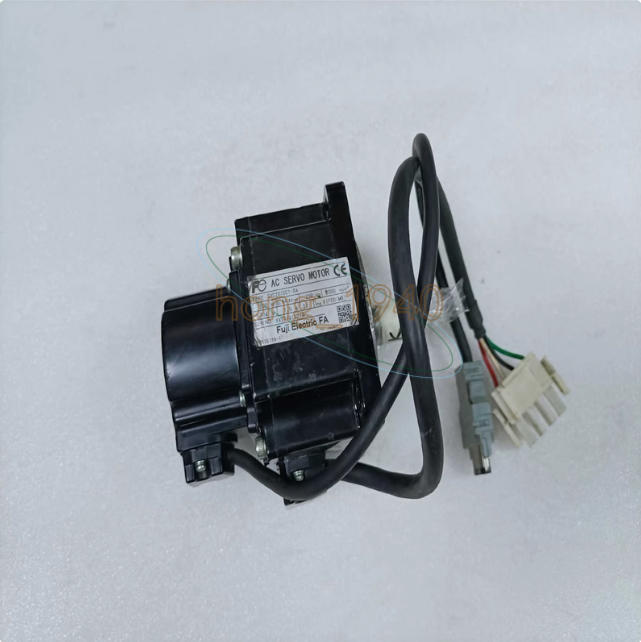 Used One Fuji Servo Motor GYC201DC1-SA Tested